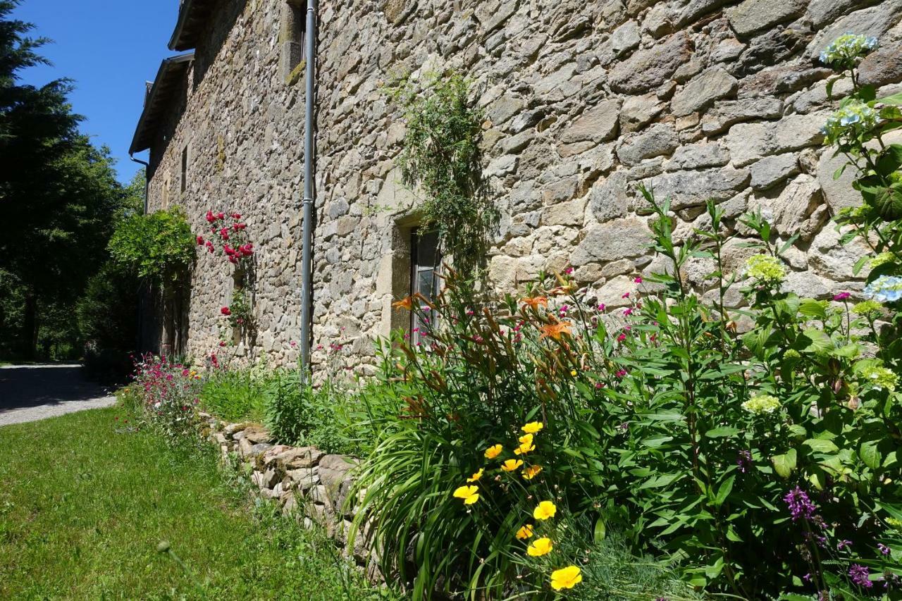 Bed and Breakfast Domaine Les Teuilleres Lacam-dʼOurcet Exterior foto